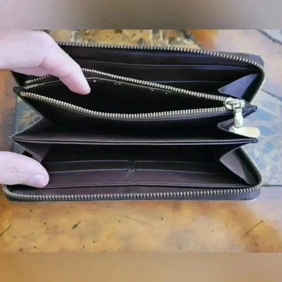 Louis Vuitton Damier Ebene zip around wallet - Picture 7 of 7